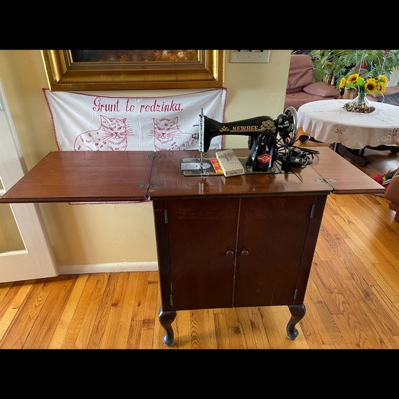 Sewing Machine - Picture 11 of 11